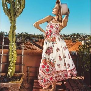 Spell Hotel Paradiso XS EUC SOLD